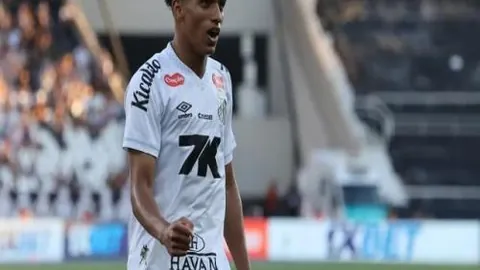 沙尘暴虽不悦目，幻想中尽显韵味，获10赞23评。